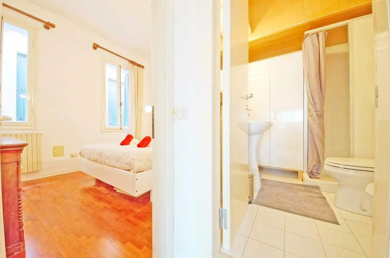 Dolcevita Apartments N 241 Venice Italy